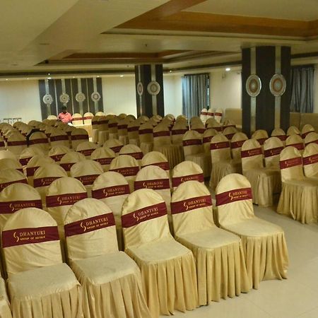 Hotel Sitara Grand Hyderabad Bagian luar foto