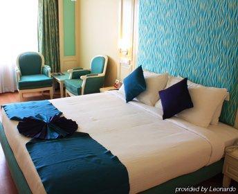 Hotel Sitara Grand Hyderabad Bagian luar foto